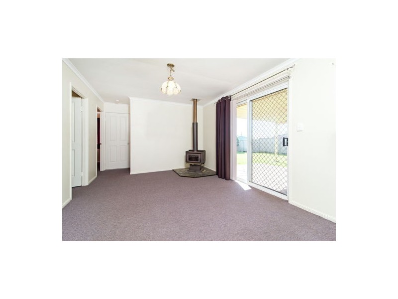 11 Swartz Street, Kearneys Spring QLD 4350