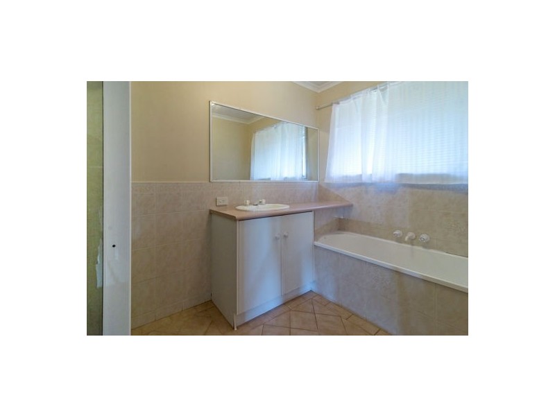 11 Swartz Street, Kearneys Spring QLD 4350