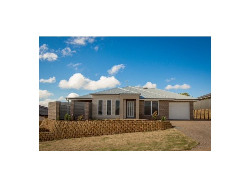 2/16 McMorrow Street, Kearneys Spring QLD 4350