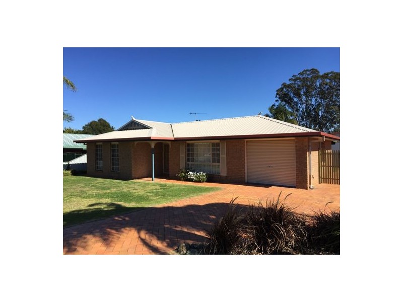 56 Moore Cres, Wilsonton QLD 4350