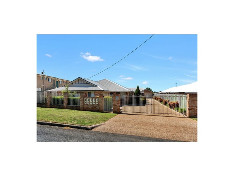 2/56 Tara Street, Wilsonton QLD 4350