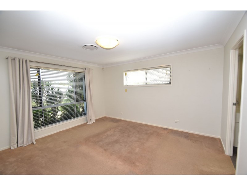 12 Quail Street, Rangeville QLD 4350