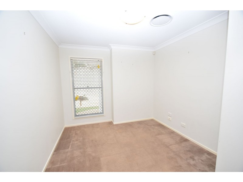 12 Quail Street, Rangeville QLD 4350