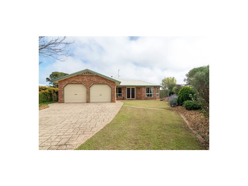 7 Hennenlotter Court, Kearneys Spring QLD 4350