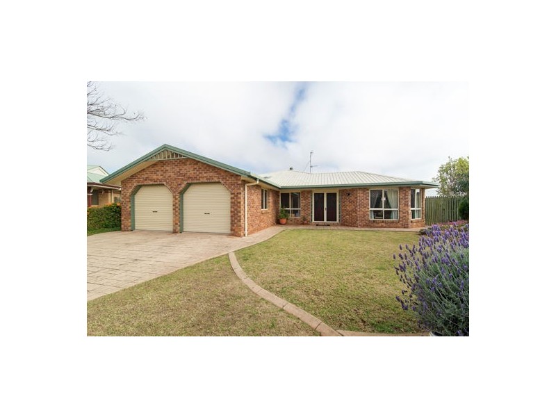 7 Hennenlotter Court, Kearneys Spring QLD 4350