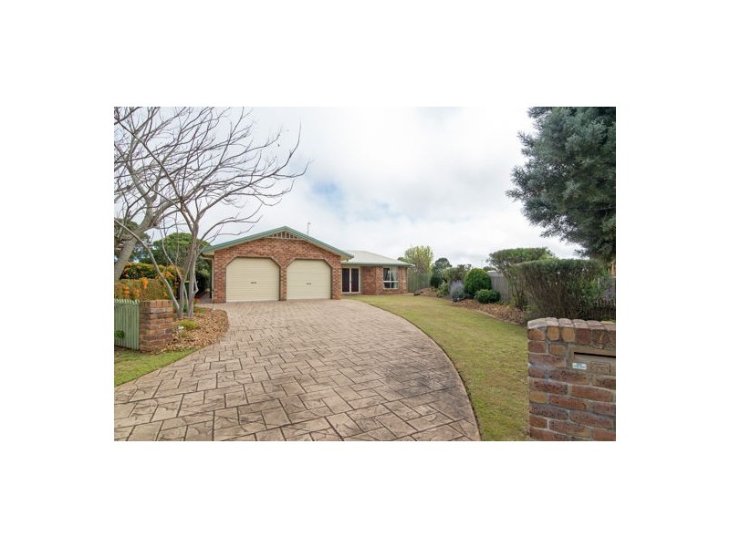 7 Hennenlotter Court, Kearneys Spring QLD 4350