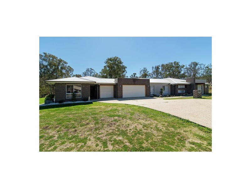 4 Acacia Ave, Top Camp QLD 4350