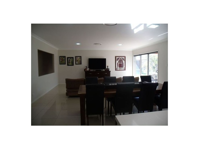 4 Acacia Ave, Top Camp QLD 4350