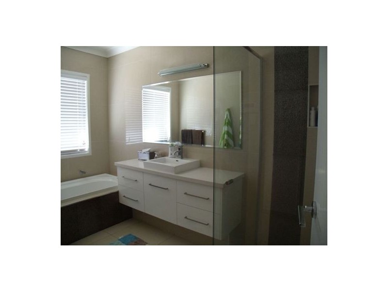 4 Acacia Ave, Top Camp QLD 4350