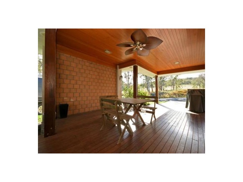 4 Acacia Ave, Top Camp QLD 4350