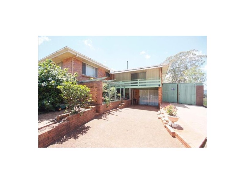 1 Clearview Street, Rockville QLD 4350