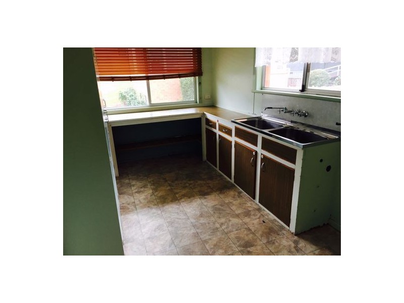 1 Clearview Street, Rockville QLD 4350