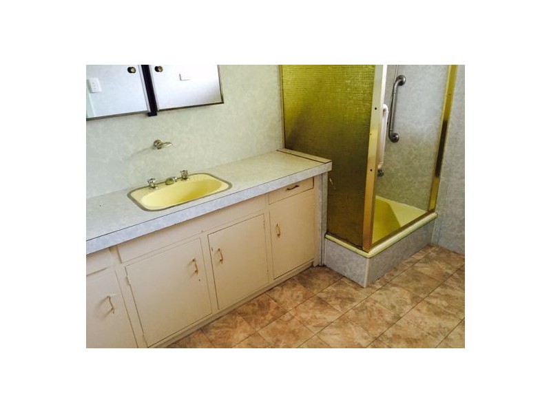 1 Clearview Street, Rockville QLD 4350