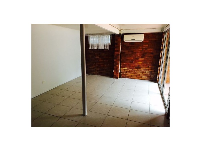 1 Clearview Street, Rockville QLD 4350