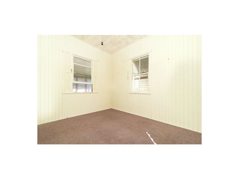 4 Kelfield Street, North Toowoomba QLD 4350