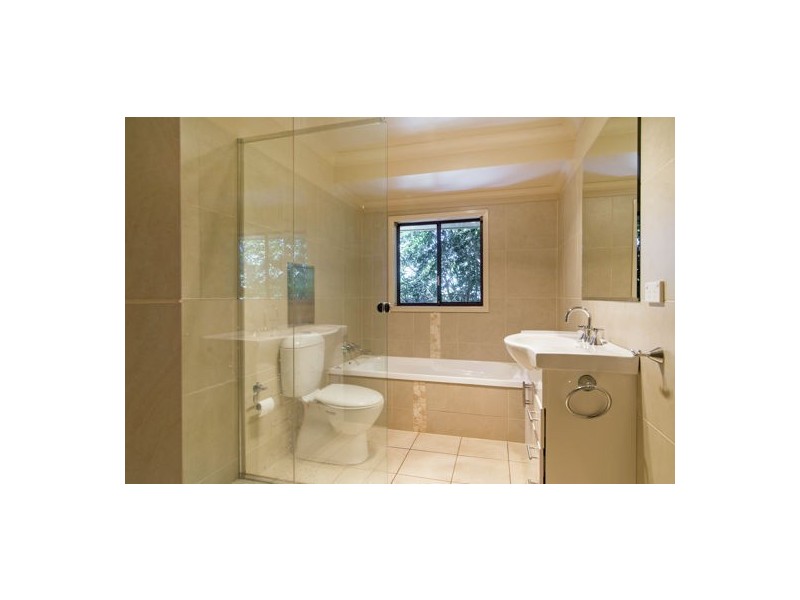 42 Mackenzie St, Mount Lofty QLD 4350