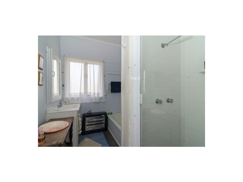 39 East Street, Clifton QLD 4361