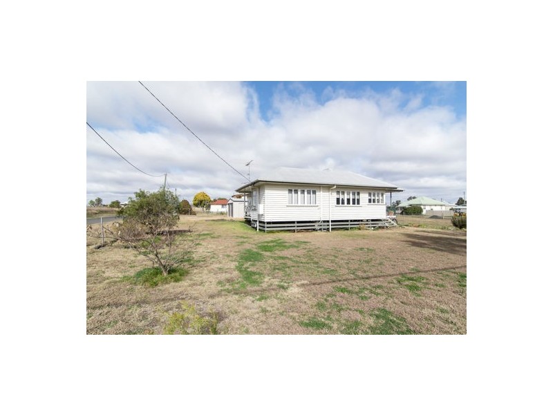 39 East Street, Clifton QLD 4361