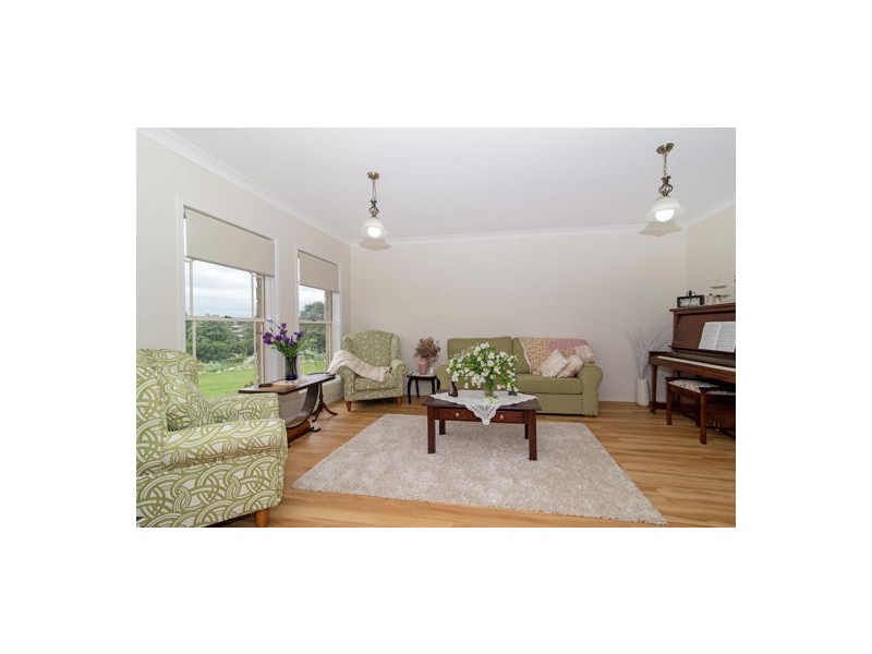 13 Barton Court, Highfields QLD 4352