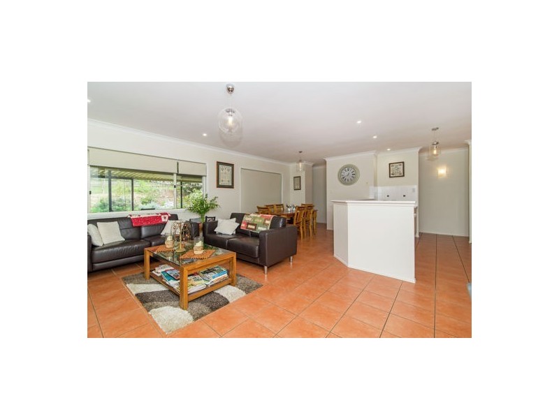13 Barton Court, Highfields QLD 4352
