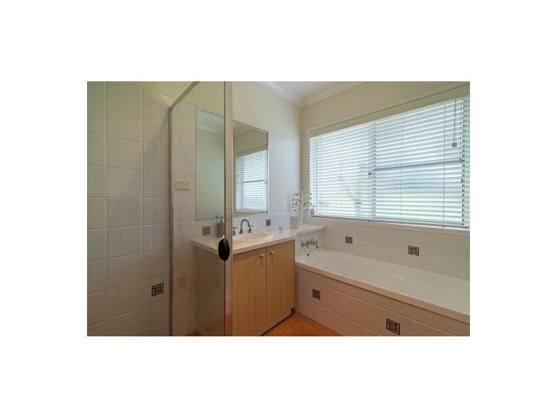 13 Barton Court, Highfields QLD 4352