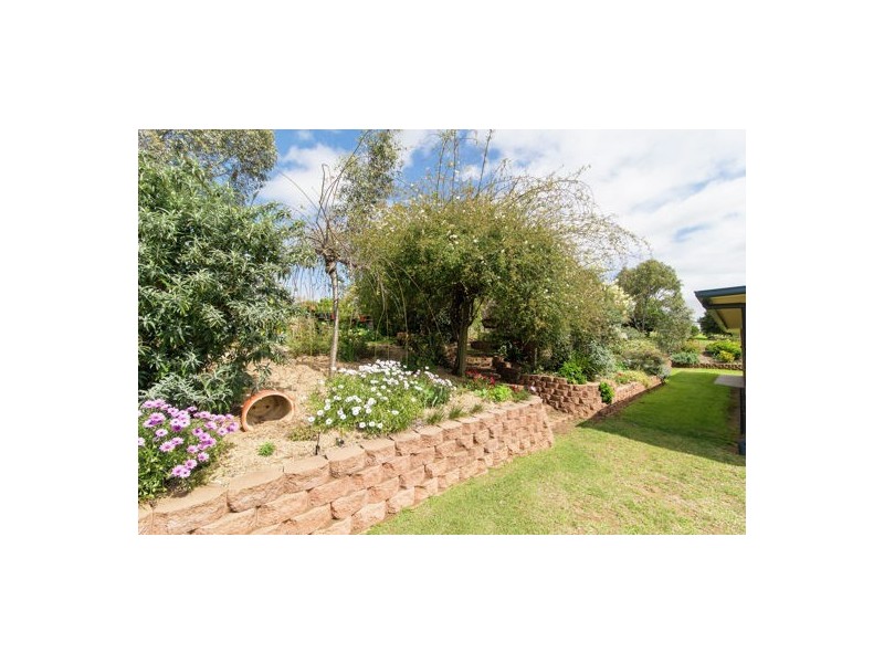 13 Barton Court, Highfields QLD 4352