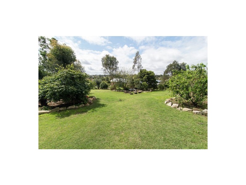 13 Barton Court, Highfields QLD 4352