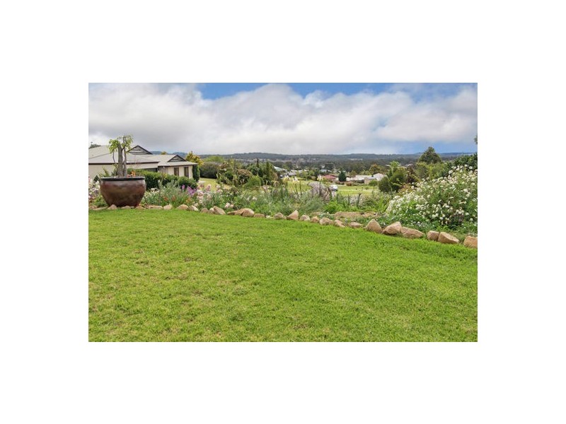 13 Barton Court, Highfields QLD 4352