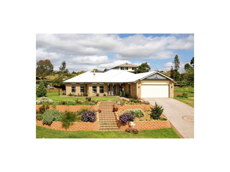 13 Barton Court, Highfields QLD 4352
