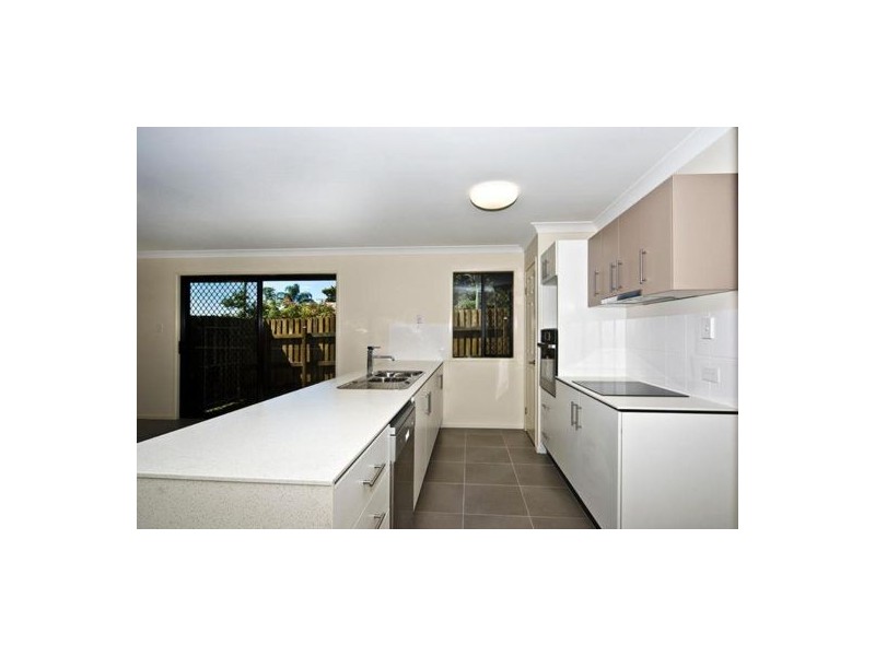 1/2 Swallow Court, Newtown QLD 4350