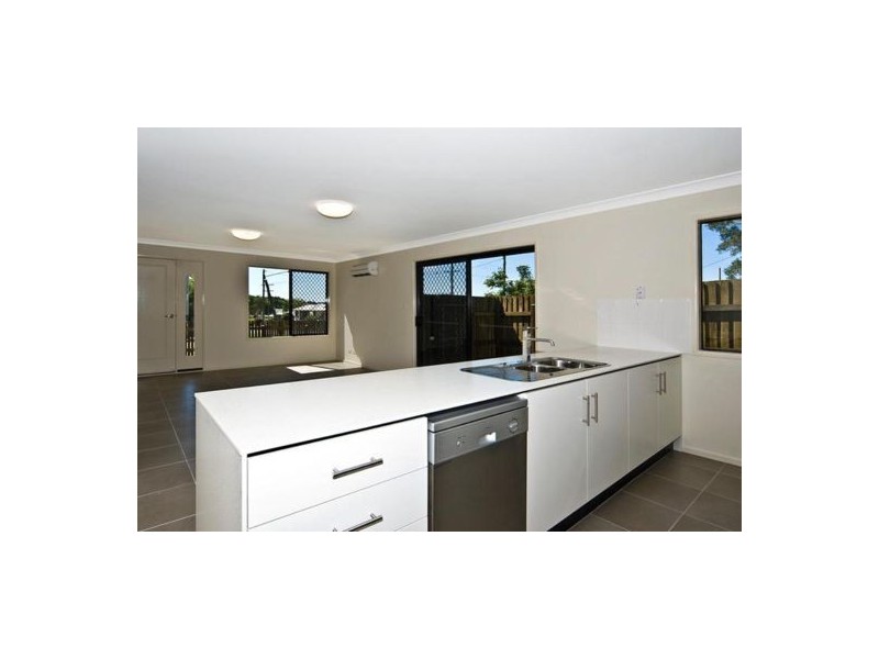 1/2 Swallow Court, Newtown QLD 4350