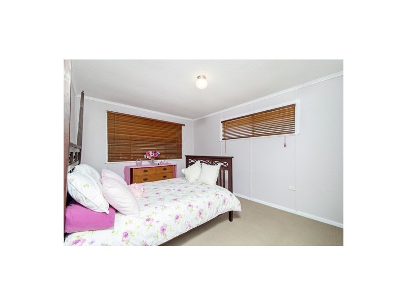 17 Tara Street, Wilsonton QLD 4350