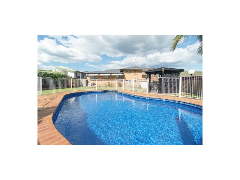 17 Tara Street, Wilsonton QLD 4350