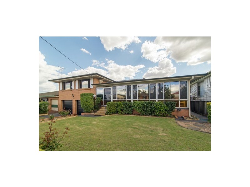 17 Tara Street, Wilsonton QLD 4350