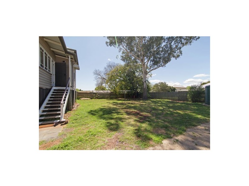 18 Ranfurley St, Newtown QLD 4350