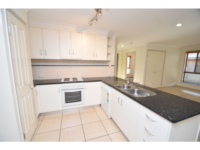 6 Wareena Crescent, Glenvale QLD 4350