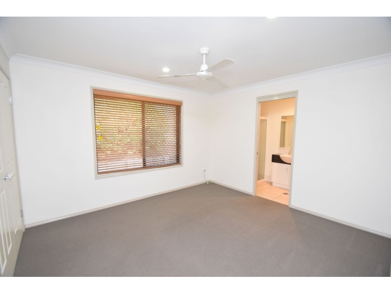 6 Wareena Crescent, Glenvale QLD 4350