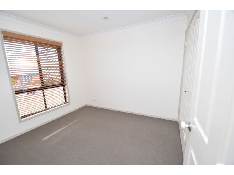 6 Wareena Crescent, Glenvale QLD 4350