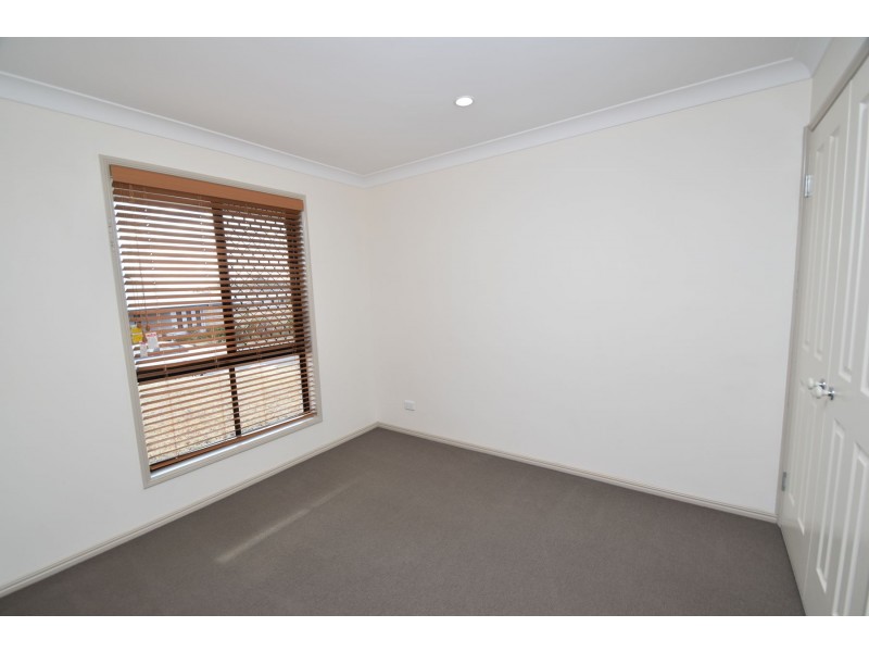 6 Wareena Crescent, Glenvale QLD 4350