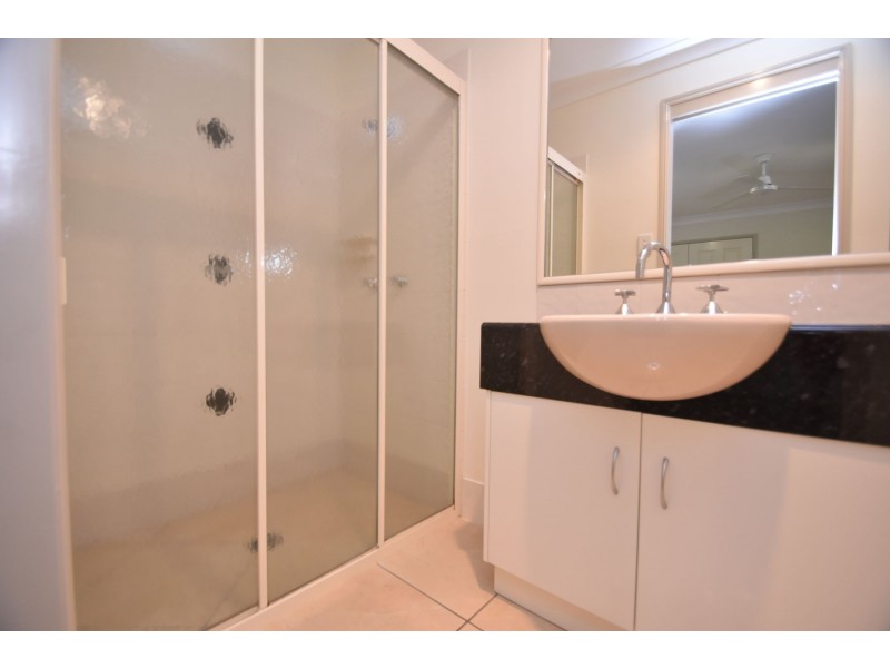 6 Wareena Crescent, Glenvale QLD 4350