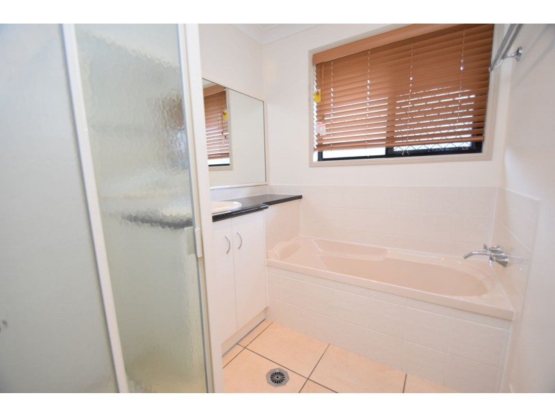 6 Wareena Crescent, Glenvale QLD 4350