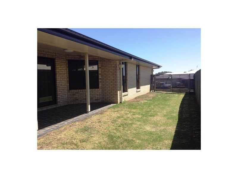 6 Wareena Crescent, Glenvale QLD 4350