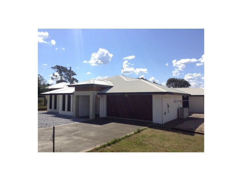 16 Barton St, Greenmount QLD 4359