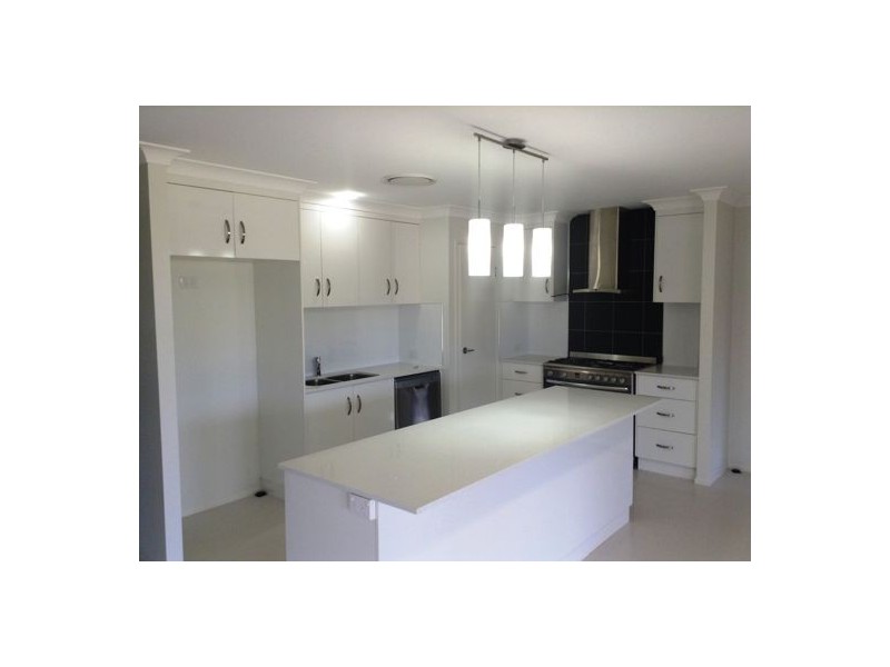 16 Barton St, Greenmount QLD 4359