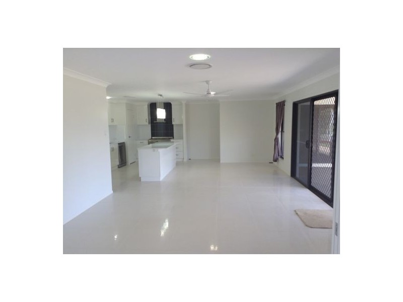 16 Barton St, Greenmount QLD 4359