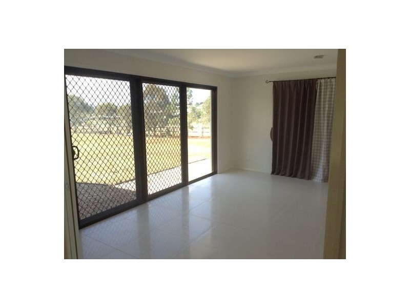 16 Barton St, Greenmount QLD 4359