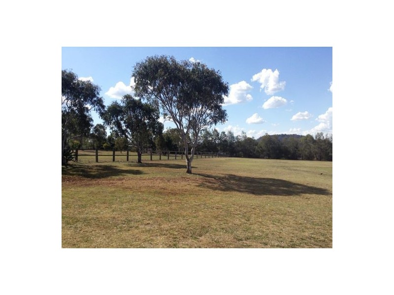 16 Barton St, Greenmount QLD 4359