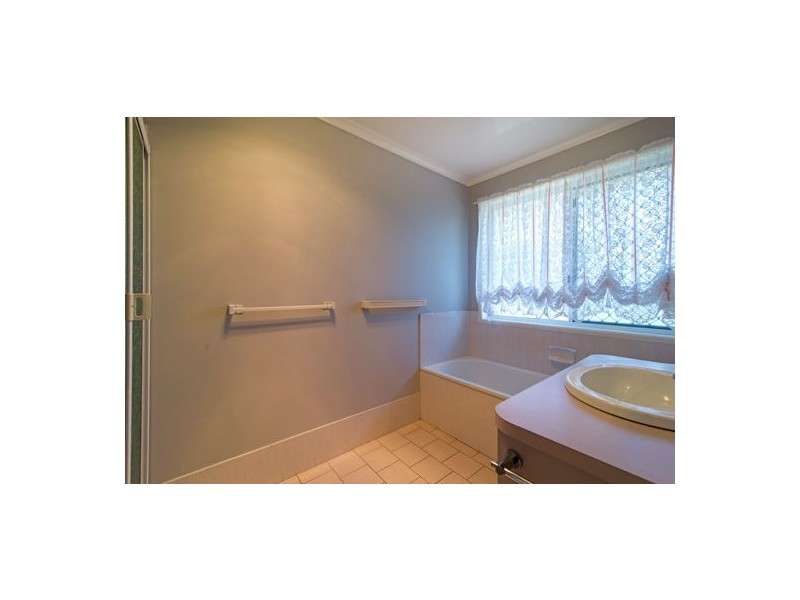 3 Fern Drive, Kearneys Spring QLD 4350