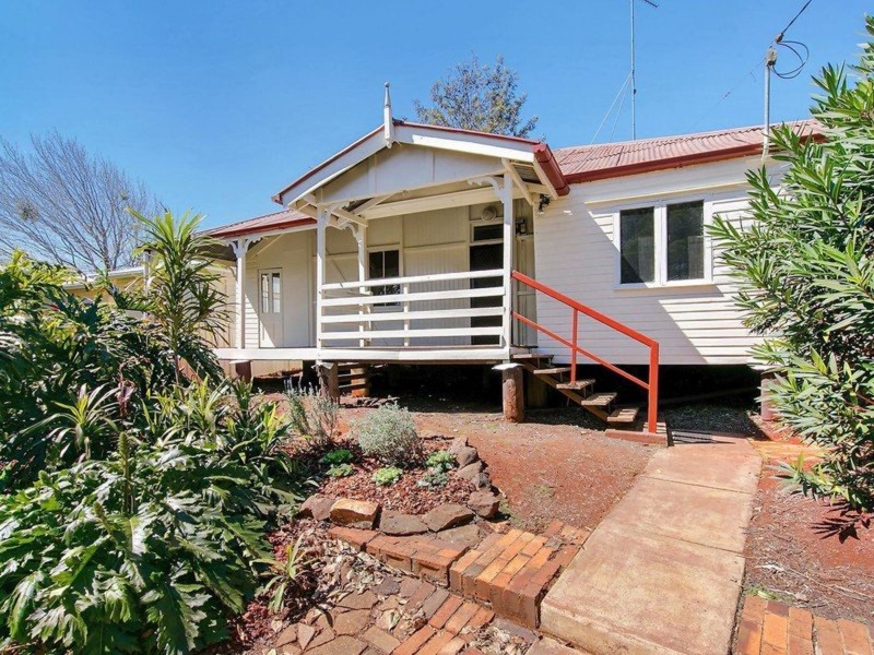 28 Ruthven Street, Harlaxton QLD 4350