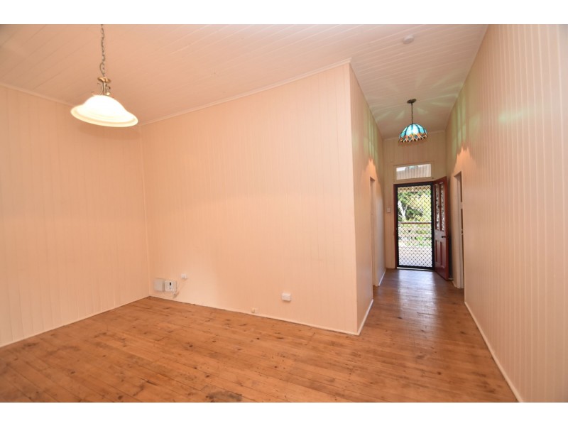 28 Ruthven Street, Harlaxton QLD 4350